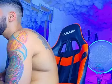 Stripchat Free Porn Cam of Rich_boy01