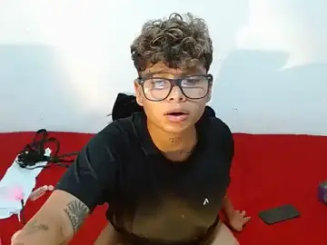 Stripchat Live Sex of scarletfox__3