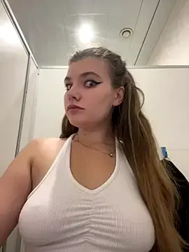 Stripchat Watch Live Sex Cams of Holy_Tereza