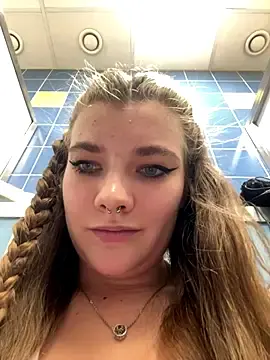 Stripchat Nude Webcam of Holy_Tereza