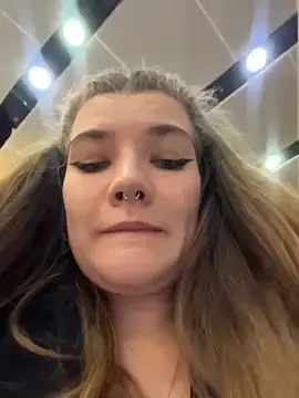 Stripchat Sex Cam of Holy_Tereza