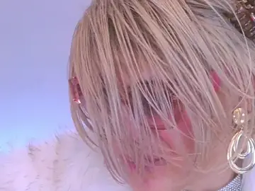 Stripchat Sex Cam of LadyOxana