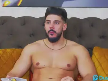 Stripchat Sex Cam of DustinKeent