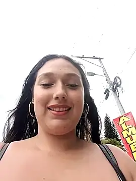 Stripchat Live Sex Cam of Naughty_Samantha