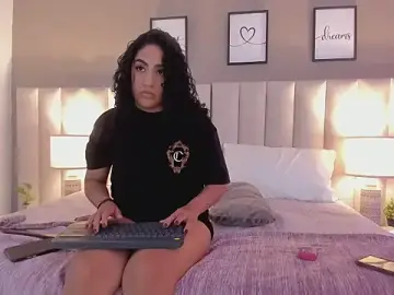 Stripchat Best live sex cam show of Kiara_Kismet_