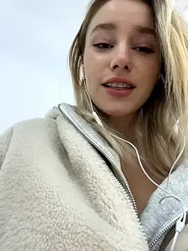 Stripchat Free Porn Cam of SSSATIVA_model