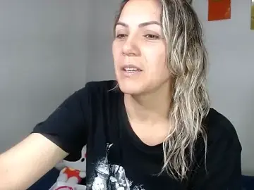 Stripchat Live Sex of Chantal_hott