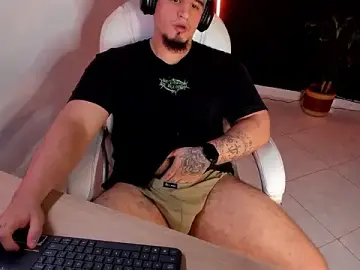 Stripchat Best live sex cam show of kingbear777