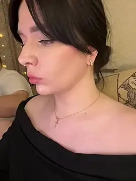 Stripchat Watch Live Sex Cams of Poly_Nick