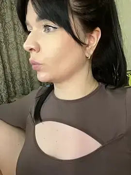 Stripchat Watch Live Sex Cams of Poly_Nick