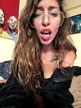 Stripchat Live Sex of Amani_thewolf