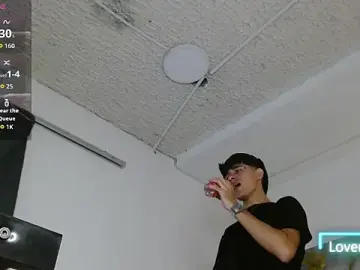 Stripchat Adult Webcams of Dyla_n18