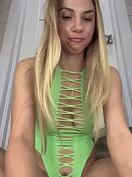 Stripchat Sex Cam of JustKatrin