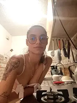 Stripchat Adult Video Chat of alana_lara