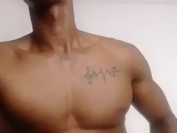 Stripchat Live Sex Cam of drake_brwon_23