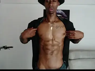 Stripchat Live Porn of drake_brwon_23