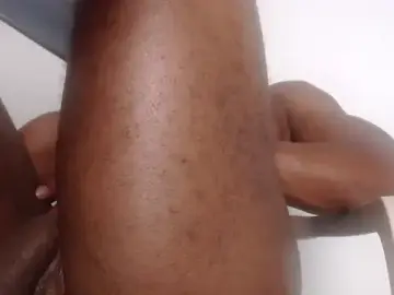 Stripchat Live Sex Cam of drake_brwon_23