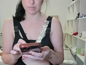 Stripchat Adult Webcams of emmita69_