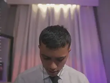 Stripchat Live Porn of Colstorw_