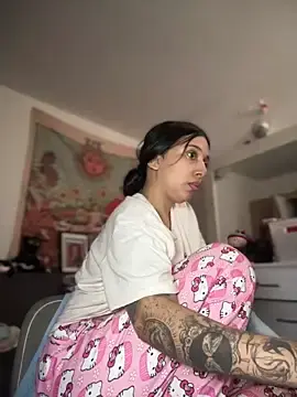 Stripchat Watch Live Sex Cams of kiaraglam2