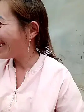 Stripchat Live Sex Cam of little-effy