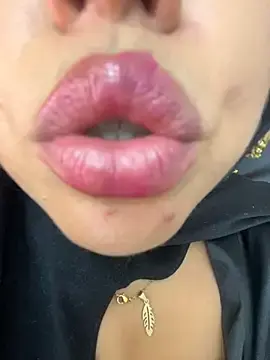 Stripchat Live Sex Cam of zahra_Jalid