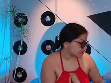 Stripchat Sex Cam of Lilith_and_Khloe