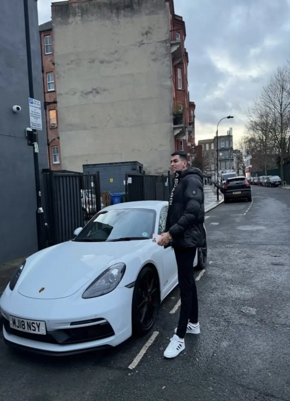 00LONDON