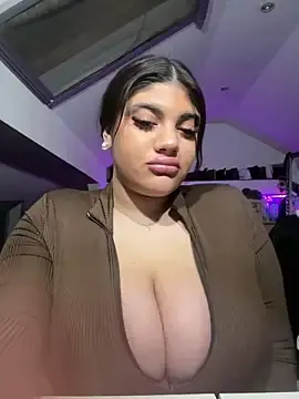 Stripchat Sex Cam of MinaKhalina