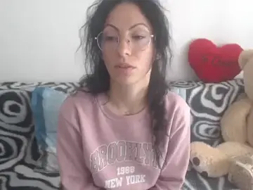 Stripchat Sex Cam of Emmatoo