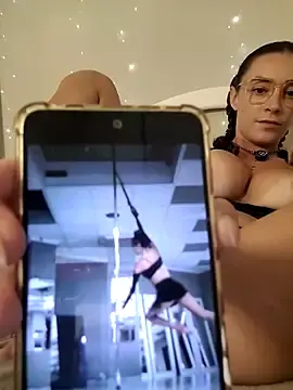 Stripchat Sex Cam of Martyca_Beee