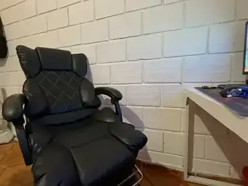 Stripchat Free Live Porn of Max_TheHorseDick