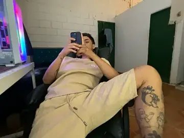 Stripchat Adult Webcams of Max_TheHorseDick