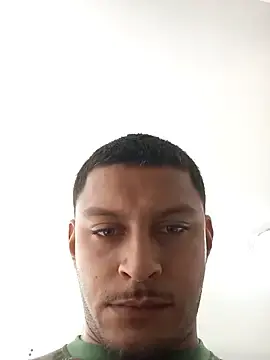 Stripchat Sex Cam of emrehliug12