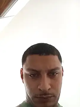 Stripchat Adult Webcams of emrehliug12