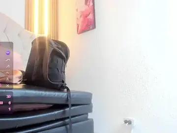 Stripchat Nude Webcam of Alexa_Bravva