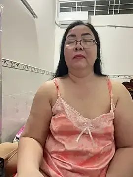 Stripchat Live Sex Cam of Alinat_