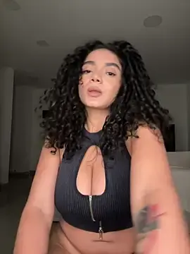 Stripchat Adult Webcams of Curlyierr