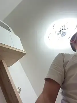 Stripchat Live Sex of Pablo_Hornyguy95