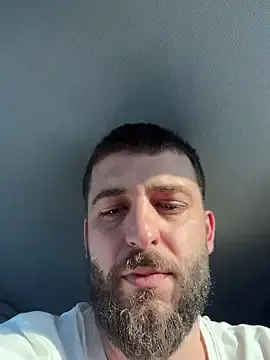 Stripchat Free Porn Cam of Pablo_Hornyguy95