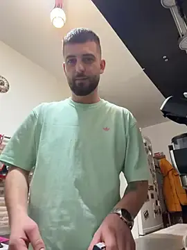 Stripchat Watch Live Sex Cams of Pablo_Hornyguy95