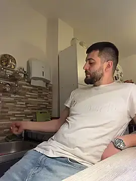 Stripchat Live Porn of Pablo_Hornyguy95