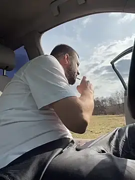 Stripchat Live Sex Cam of Pablo_Hornyguy95