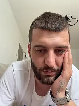 Stripchat Live Sex of Pablo_Hornyguy95