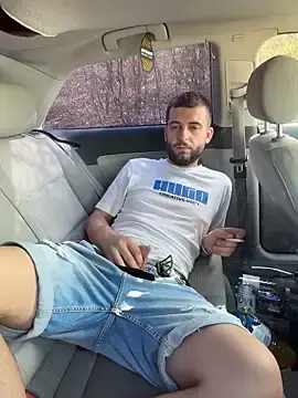 Stripchat Sex Cam of Pablo_Hornyguy95