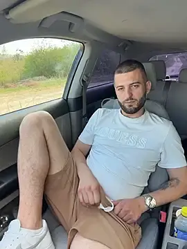 Stripchat Free Porn Cam of Pablo_Hornyguy95