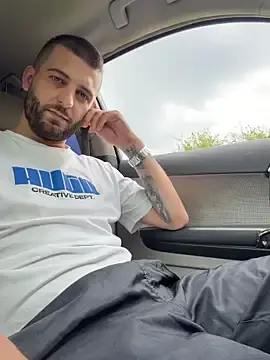 Stripchat Adult Webcam of Pablo_Hornyguy95