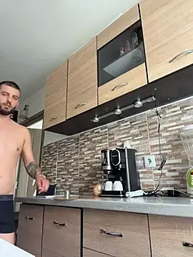 Stripchat Live Sex Cam of Pablo_Hornyguy95