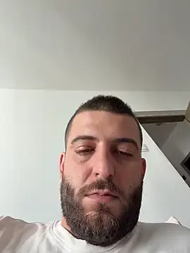 Stripchat Live Porn of Pablo_Hornyguy95