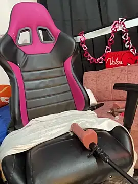 Stripchat Watch Live Sex Cams of halana_squirts